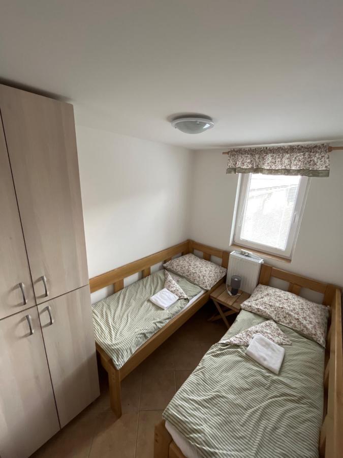 Sokoli Hnizdo Hotel Hlaska Bagian luar foto