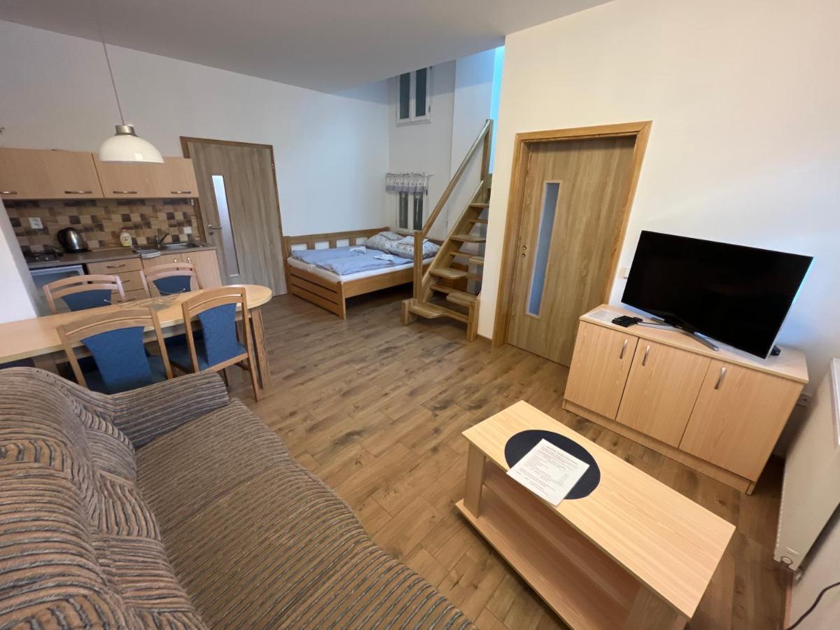 Sokoli Hnizdo Hotel Hlaska Bagian luar foto