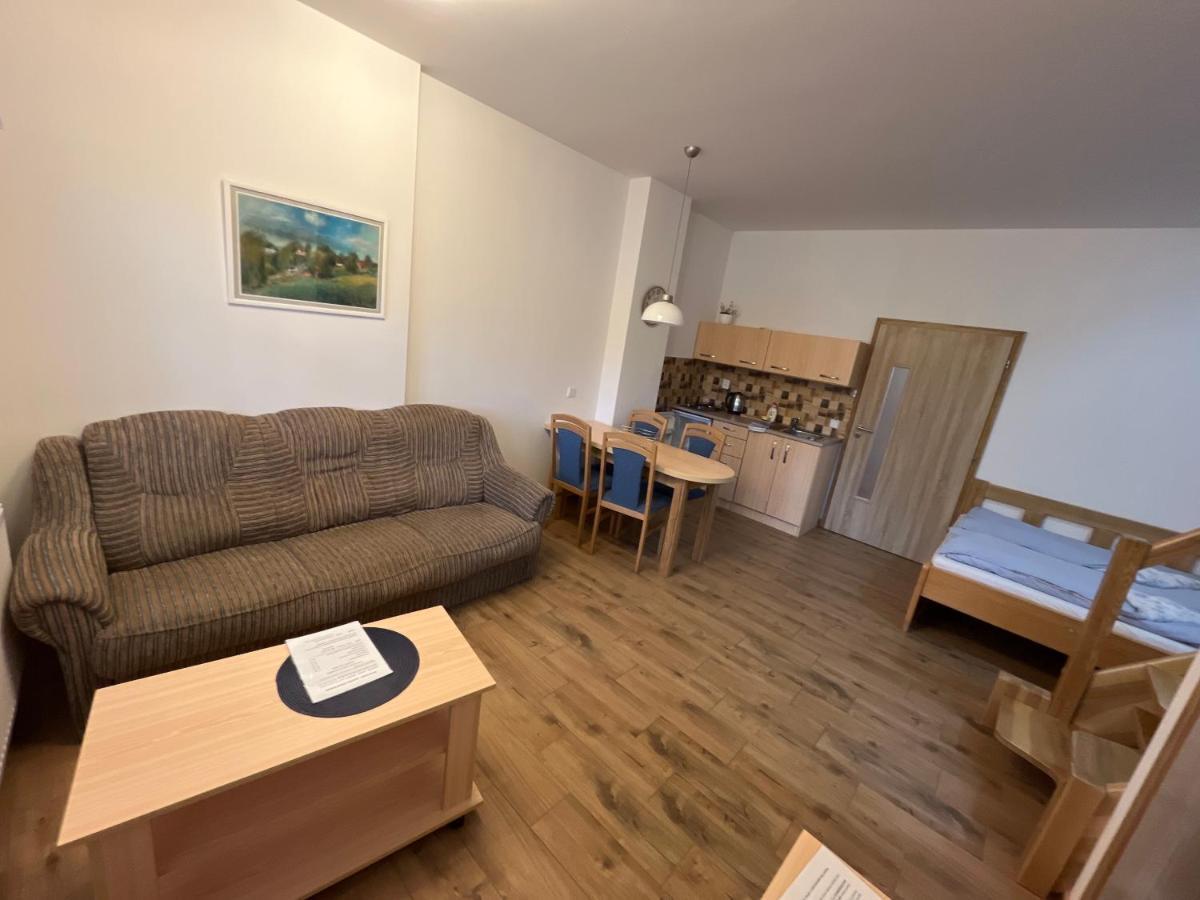 Sokoli Hnizdo Hotel Hlaska Bagian luar foto