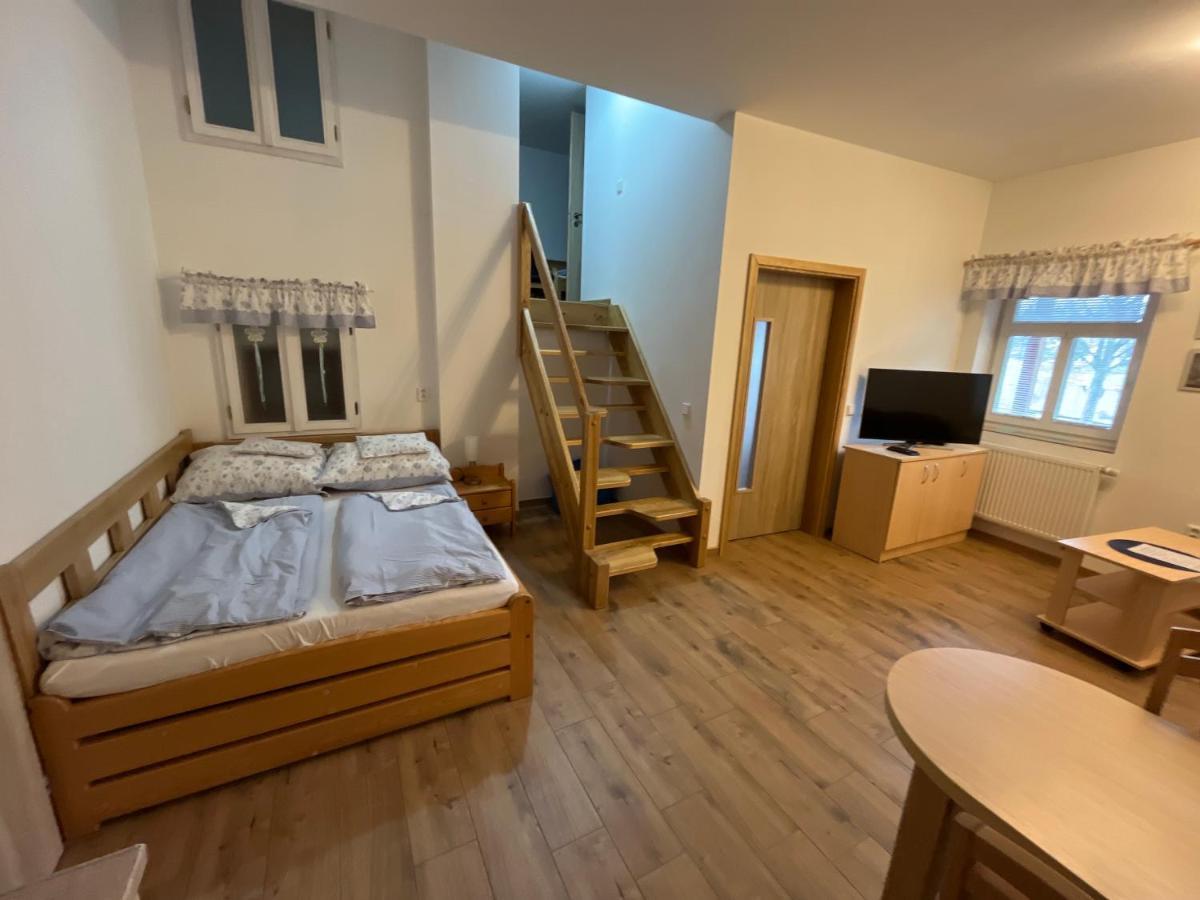 Sokoli Hnizdo Hotel Hlaska Bagian luar foto