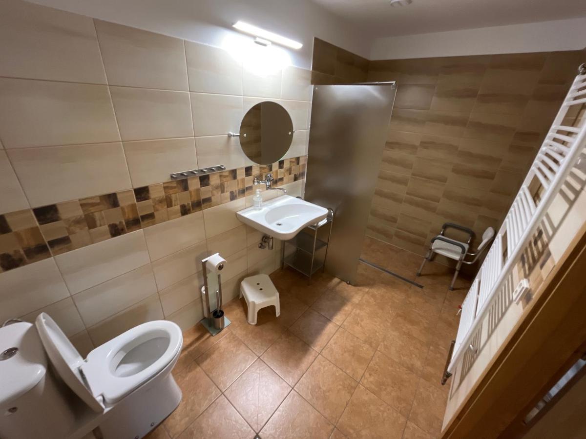 Sokoli Hnizdo Hotel Hlaska Bagian luar foto